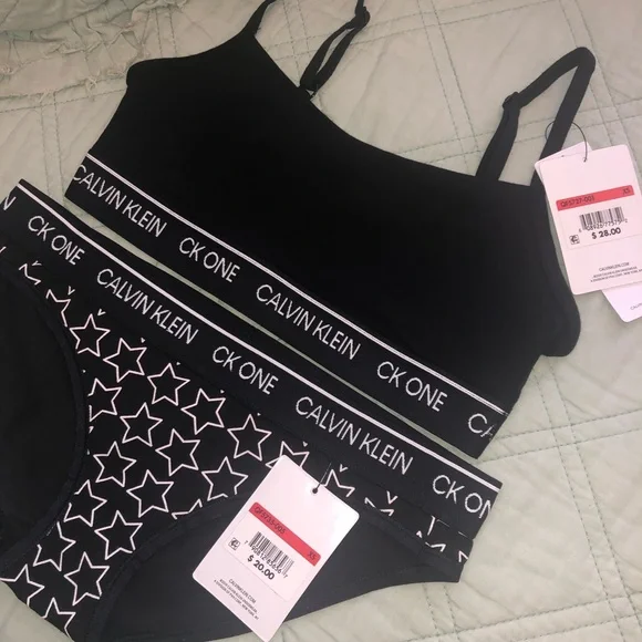 Calvin Klein bralette and panty set (XS) - Picture 3 of 6